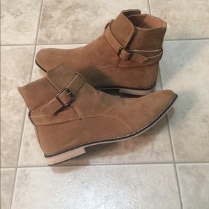 Men’s Tan Chelsea Boot